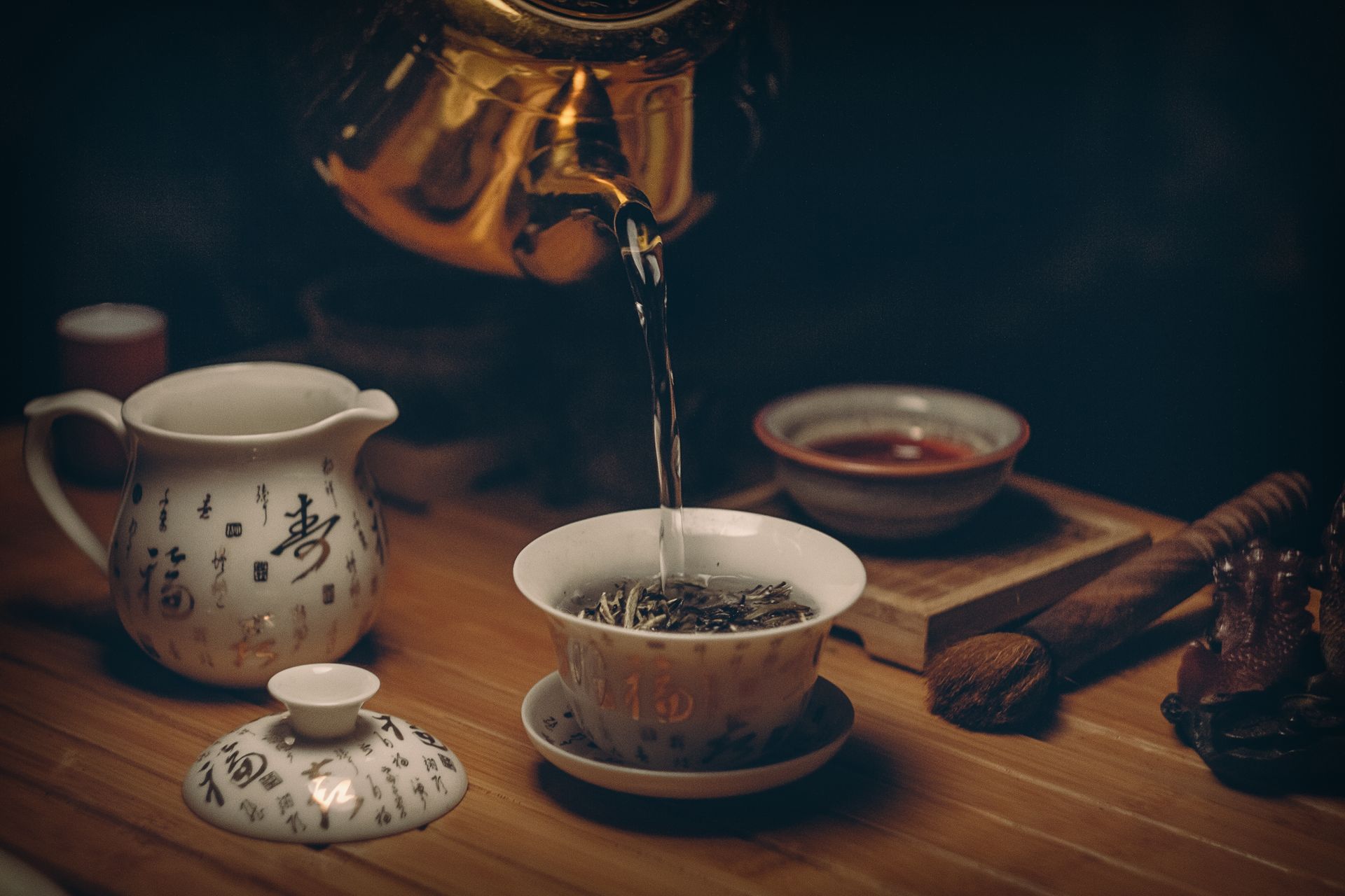 Kettle and cups in the studio corner